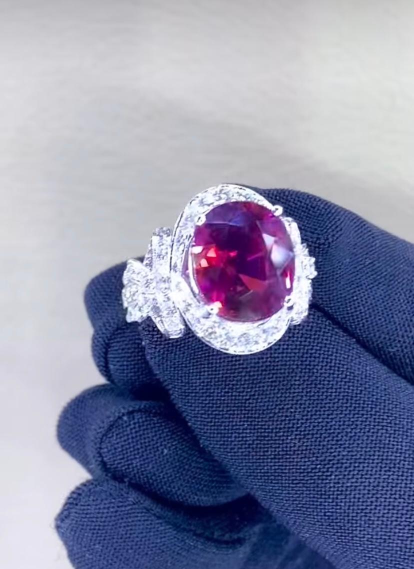 Bague en or 18 carats, diamants et tourmaline rubellite certifiée AIG de 7,50 carats en vente 5