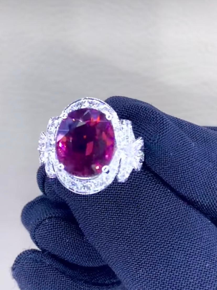 Bague en or 18 carats, diamants et tourmaline rubellite certifiée AIG de 7,50 carats en vente 6