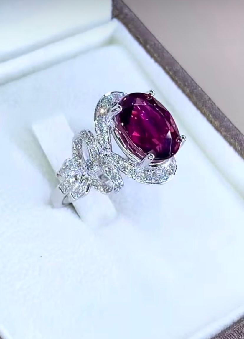 Taille ovale Bague en or 18 carats, diamants et tourmaline rubellite certifiée AIG de 7,50 carats en vente