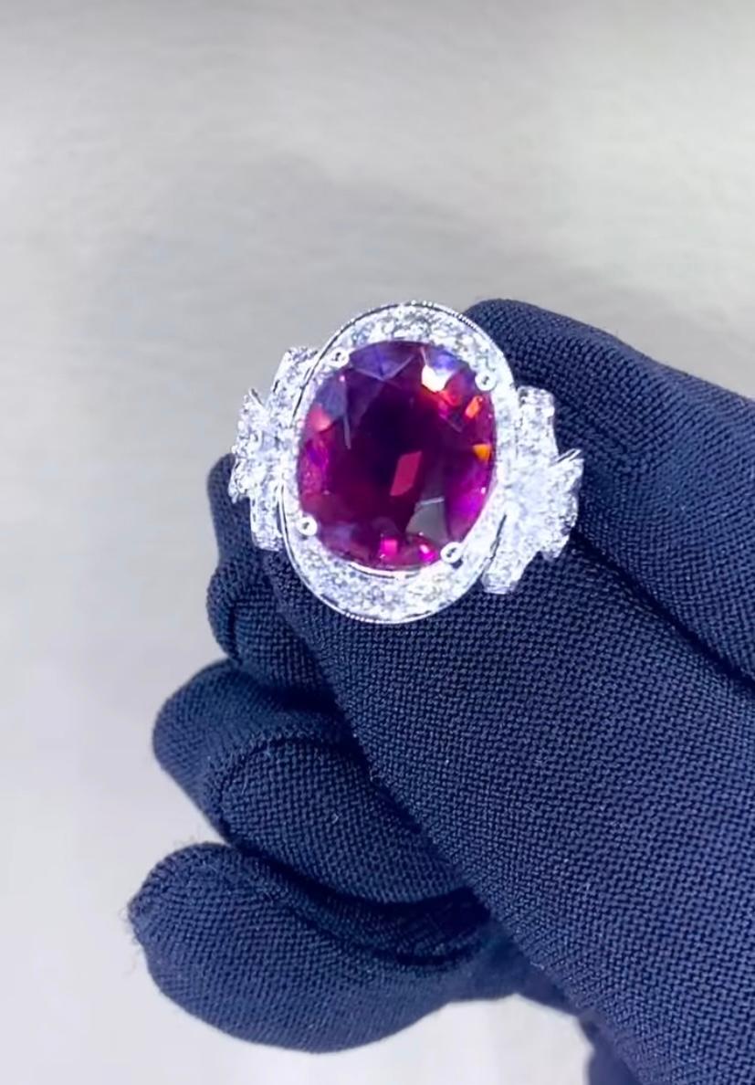 Bague en or 18 carats, diamants et tourmaline rubellite certifiée AIG de 7,50 carats en vente 3