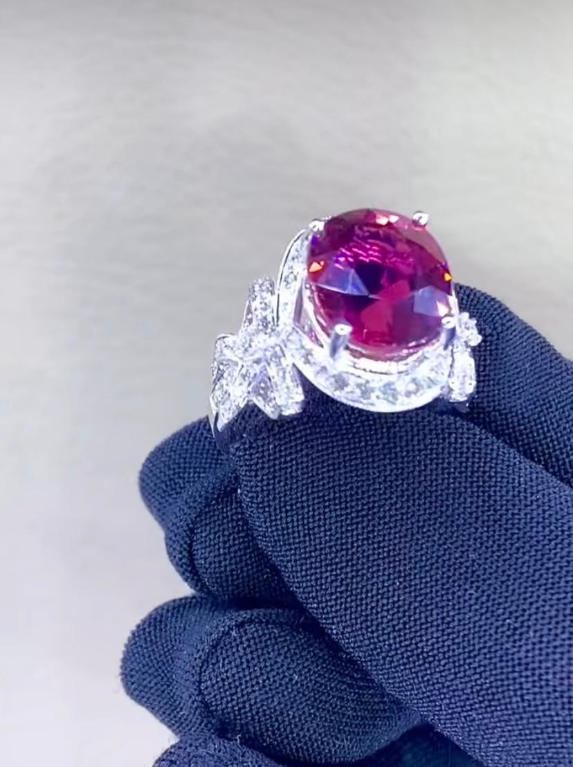 Bague en or 18 carats, diamants et tourmaline rubellite certifiée AIG de 7,50 carats en vente 4