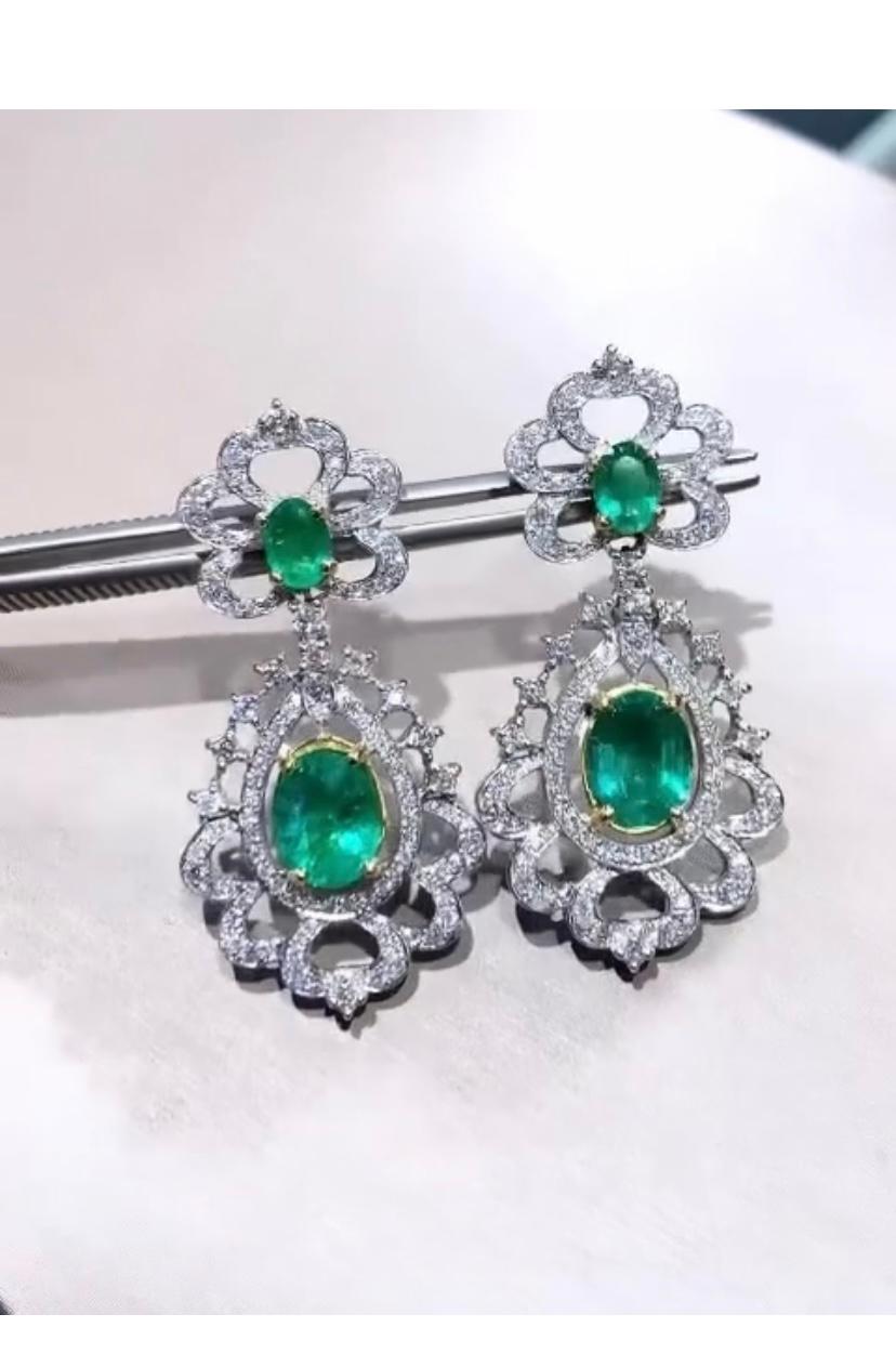 AIG Certified 7.50 Carats Zambian Emeralds 2.90 Ct Diamonds 18K Gold Earrings In New Condition For Sale In Massafra, IT