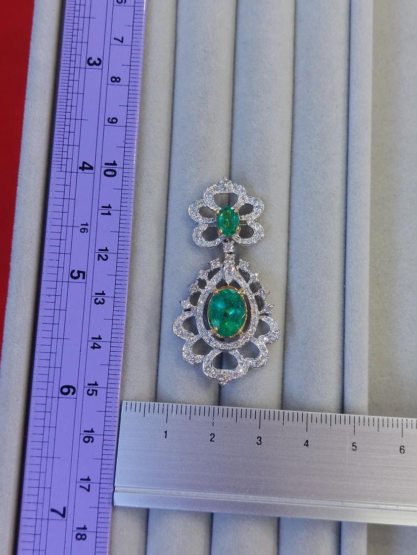 Women's AIG Certified 7.50 Carats Zambian Emeralds 2.90 Ct Diamonds 18K Gold Earrings For Sale