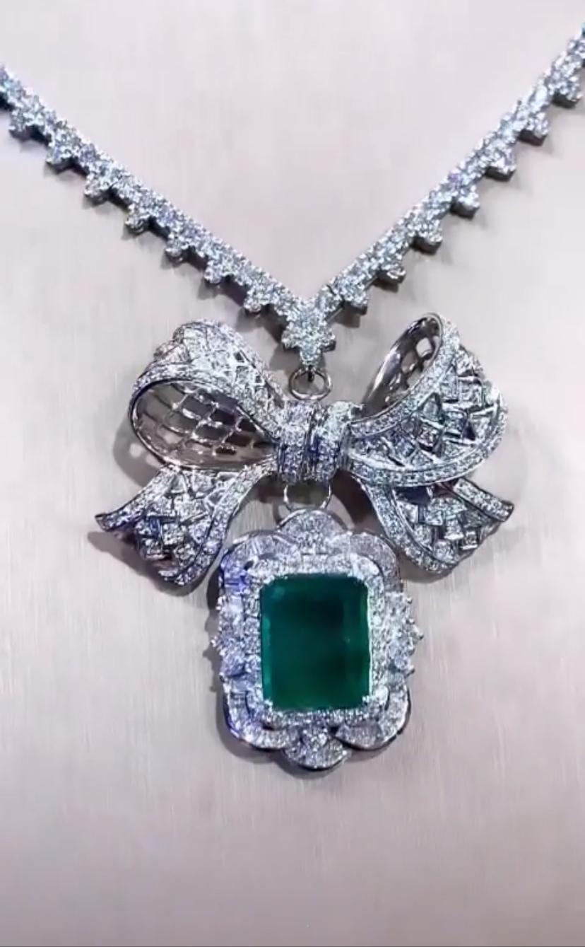 AIG Certified 7.55 Carats Zambian Emerald   Diamonds 18K Gold Pendant Necklace  For Sale 2