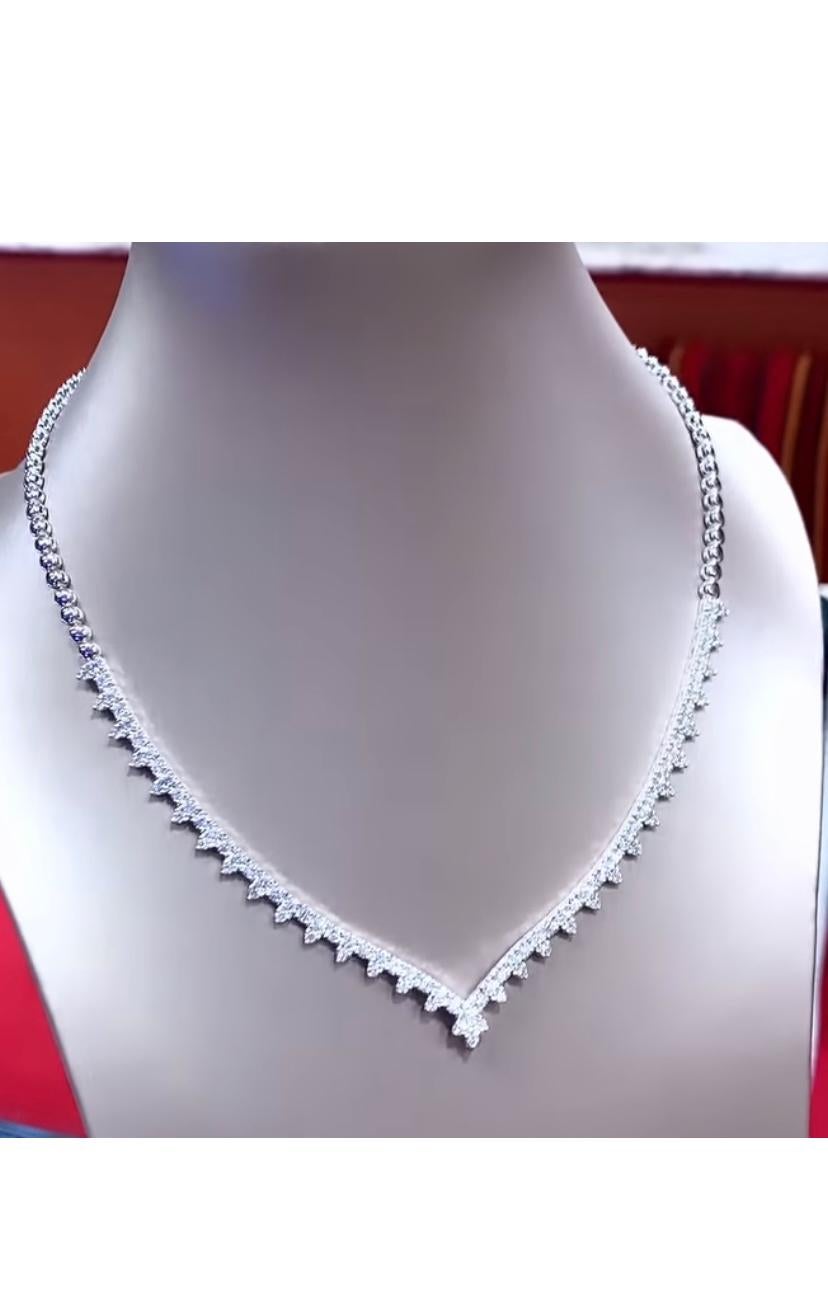 AIG Certified 7.55 Carats Zambian Emerald   Diamonds 18K Gold Pendant Necklace For Sale 4