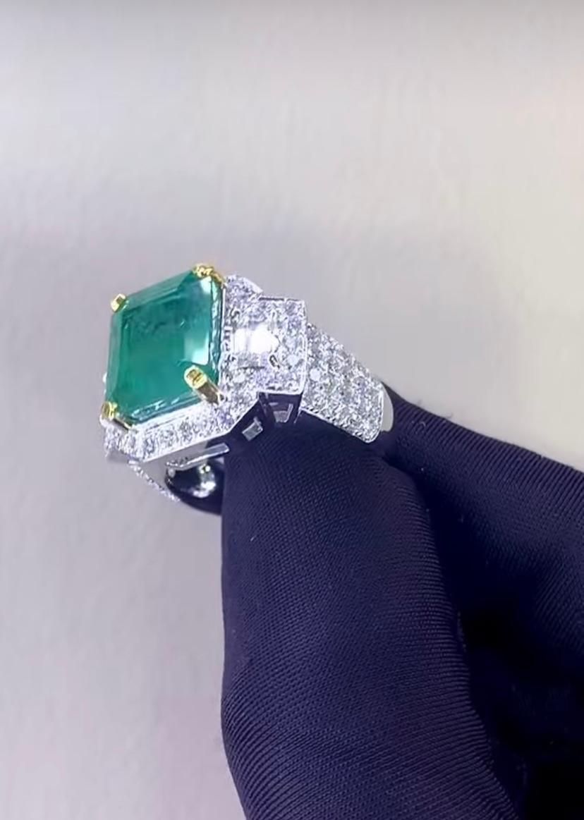 18 Karat Goldring, AIG-zertifizierter 7,70 Karat sambischer Smaragd, 2,40 Karat Diamanten im Angebot 7
