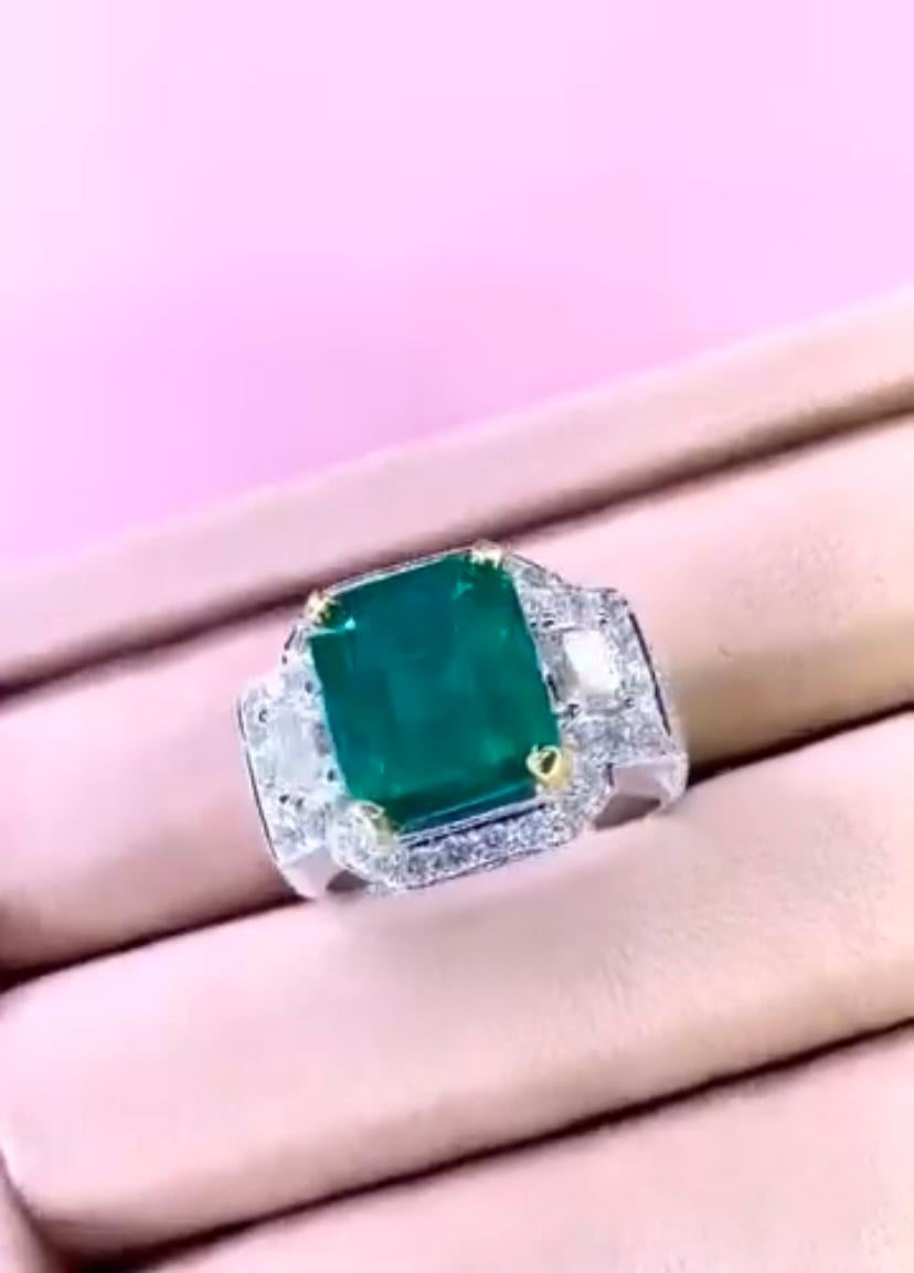 18 Karat Goldring, AIG-zertifizierter 7,70 Karat sambischer Smaragd, 2,40 Karat Diamanten im Angebot 1