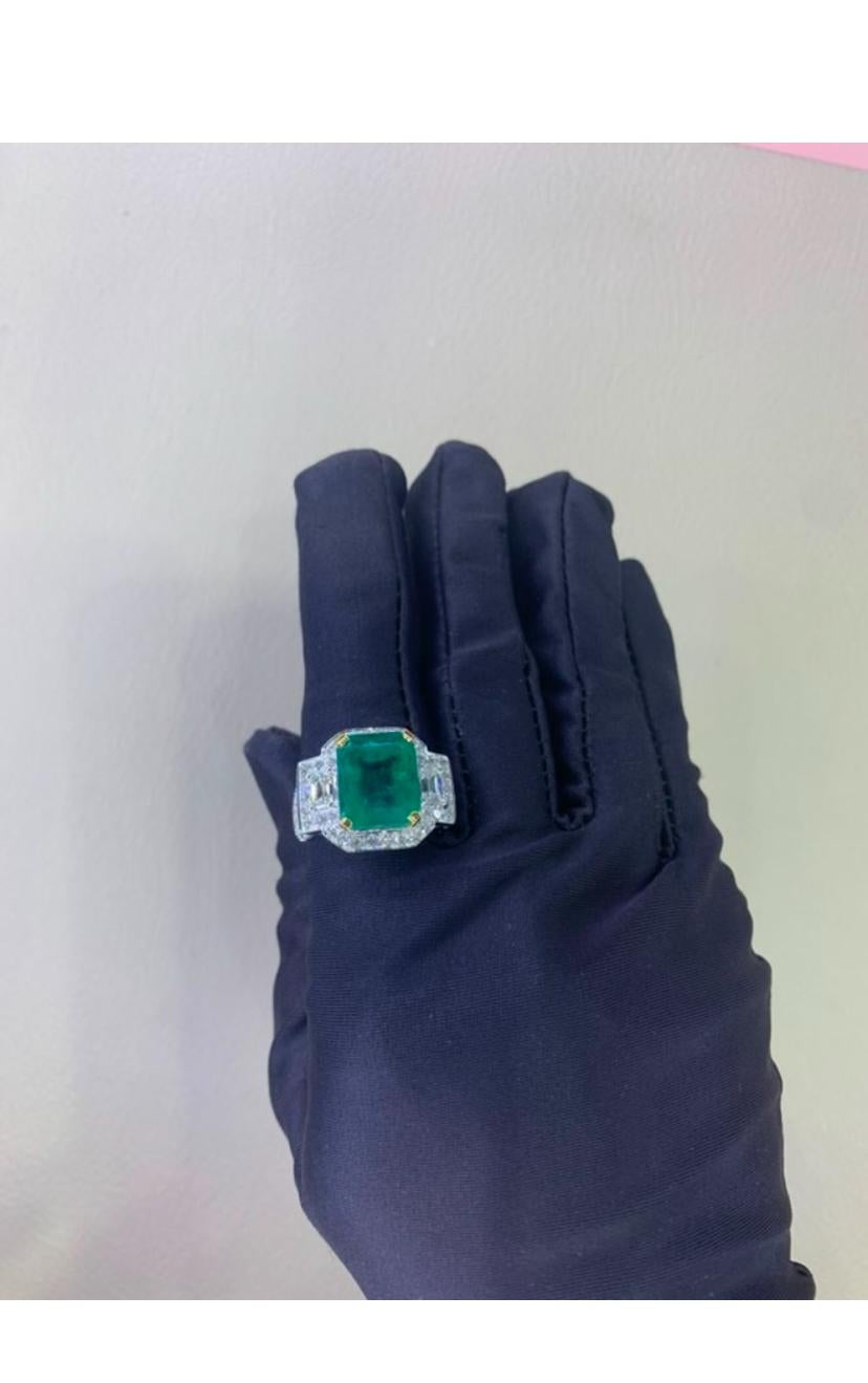 18 Karat Goldring, AIG-zertifizierter 7,70 Karat sambischer Smaragd, 2,40 Karat Diamanten im Angebot 4