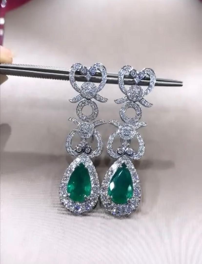 Pear Cut AIG Certified 7.75 Carats Zambian Emeralds   5.85 Ct Diamonds 18K Gold Earrings For Sale