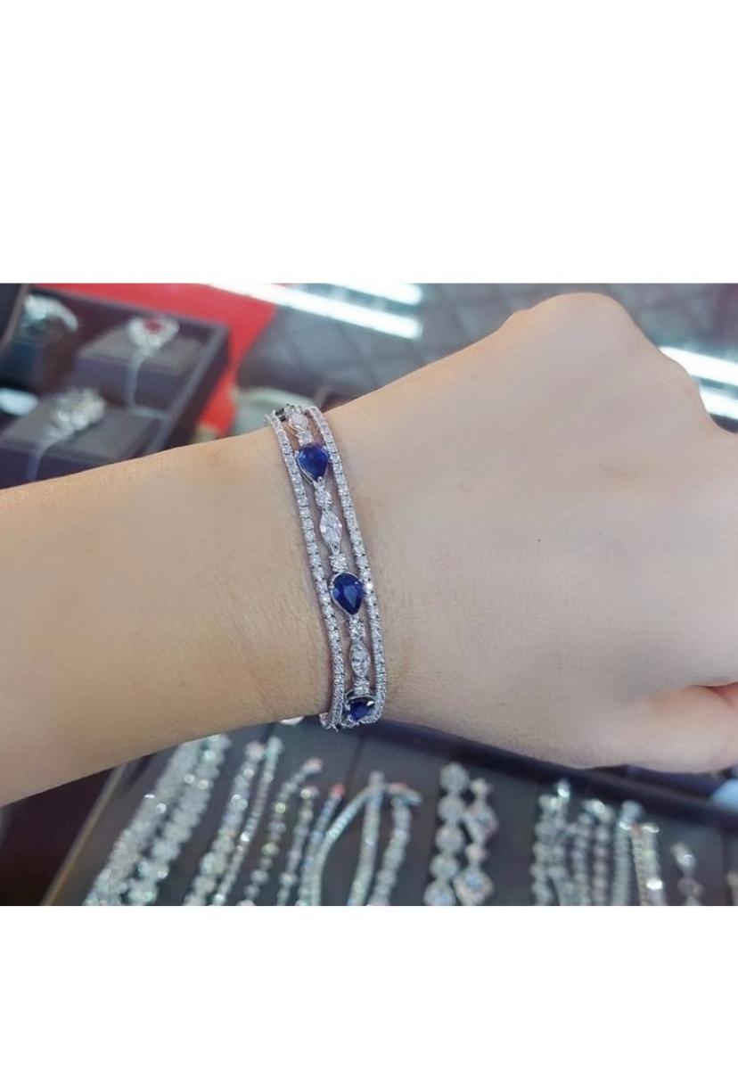 Saphir de Ceylan bleu royal certifié AIG de 7,75 carats et diamant de 6,30 carats  Bracelet 18k en vente 2