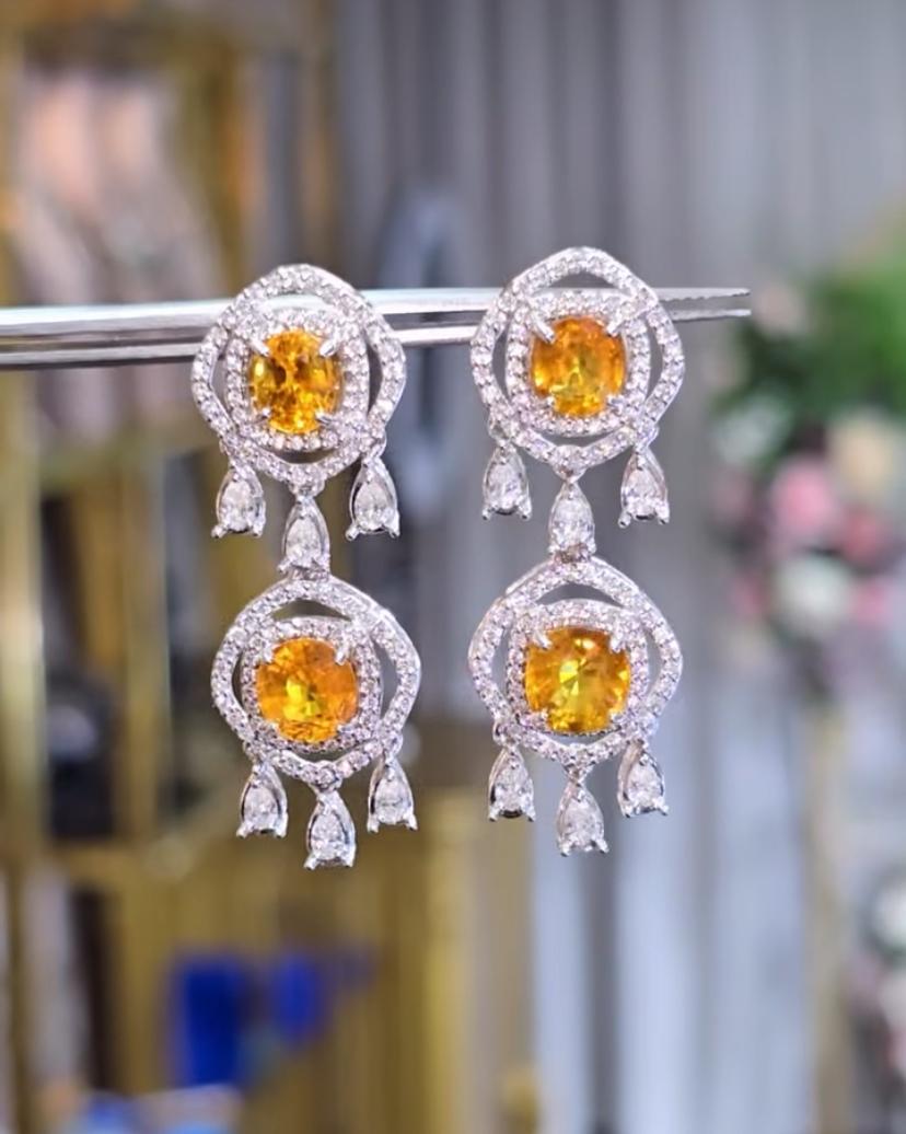 Boucles d'oreilles en or 18k certifiées AIG 7.80 Carats Thai Sapphires 2.20 Ct Diamonds en vente 2
