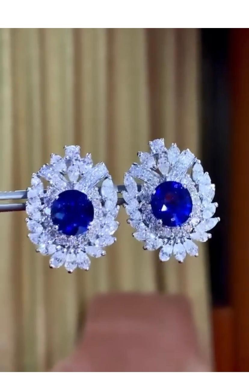 AIG Certified 7.82 Ct Ceylon Sapphires  5.18 Carats Diamond 18K Gold Earrings  In New Condition For Sale In Massafra, IT