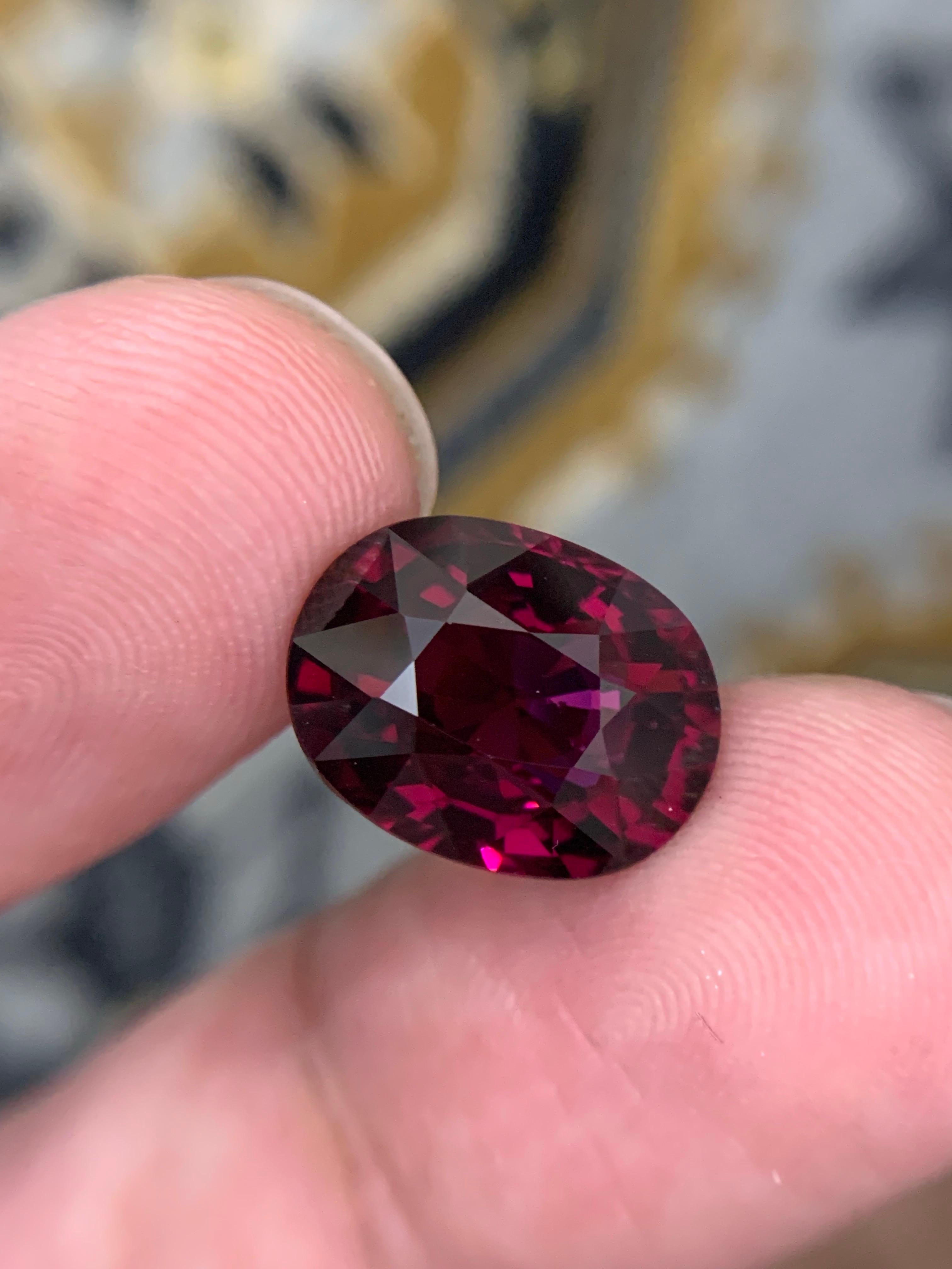 AIG zertifiziert 7,88 Karat natürlichen losen Rhodolith Granat Oval Form Edelstein im Zustand „Neu“ im Angebot in Peshawar, PK