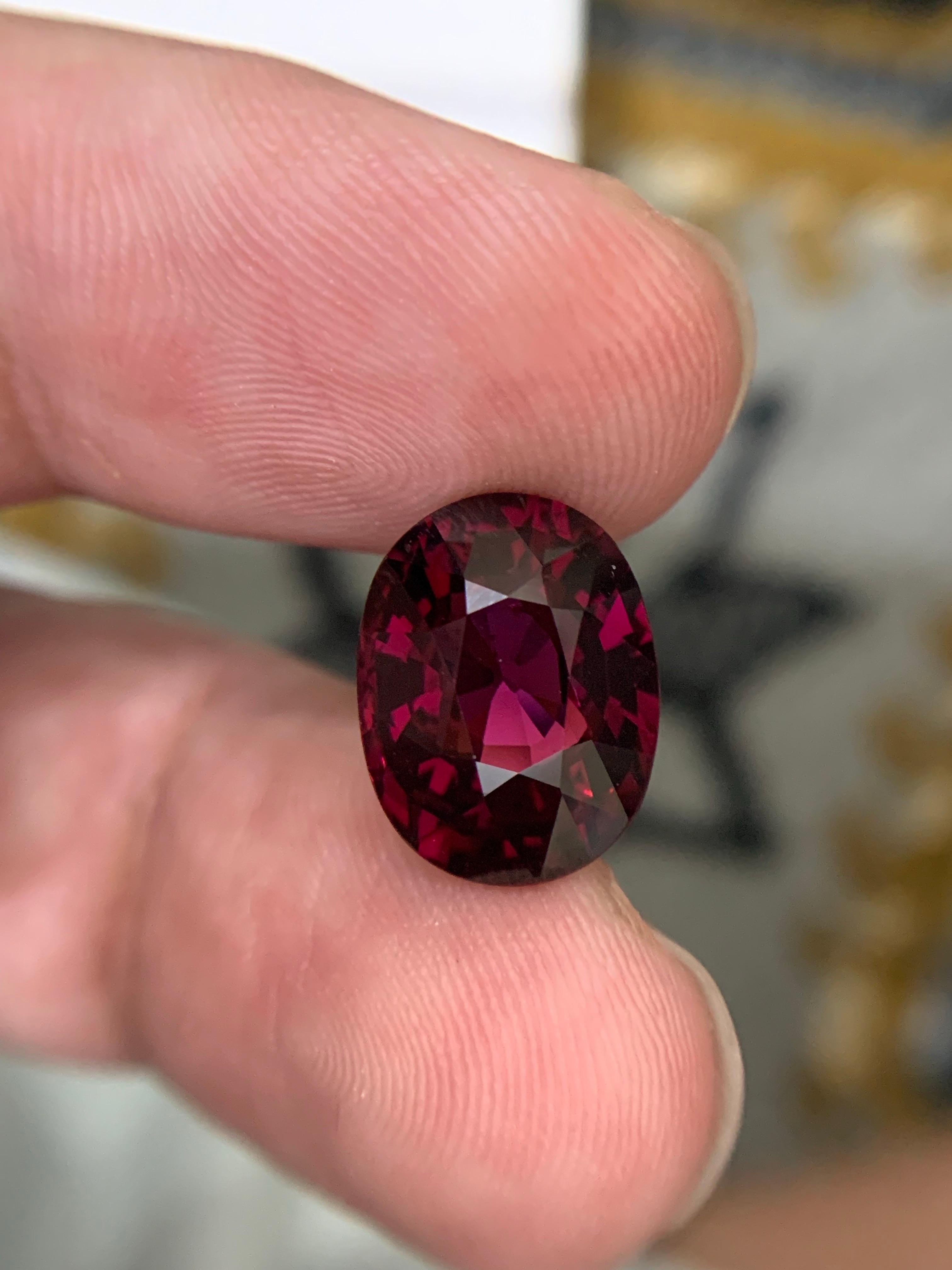 AIG zertifiziert 7,88 Karat natürlichen losen Rhodolith Granat Oval Form Edelstein für Damen oder Herren im Angebot