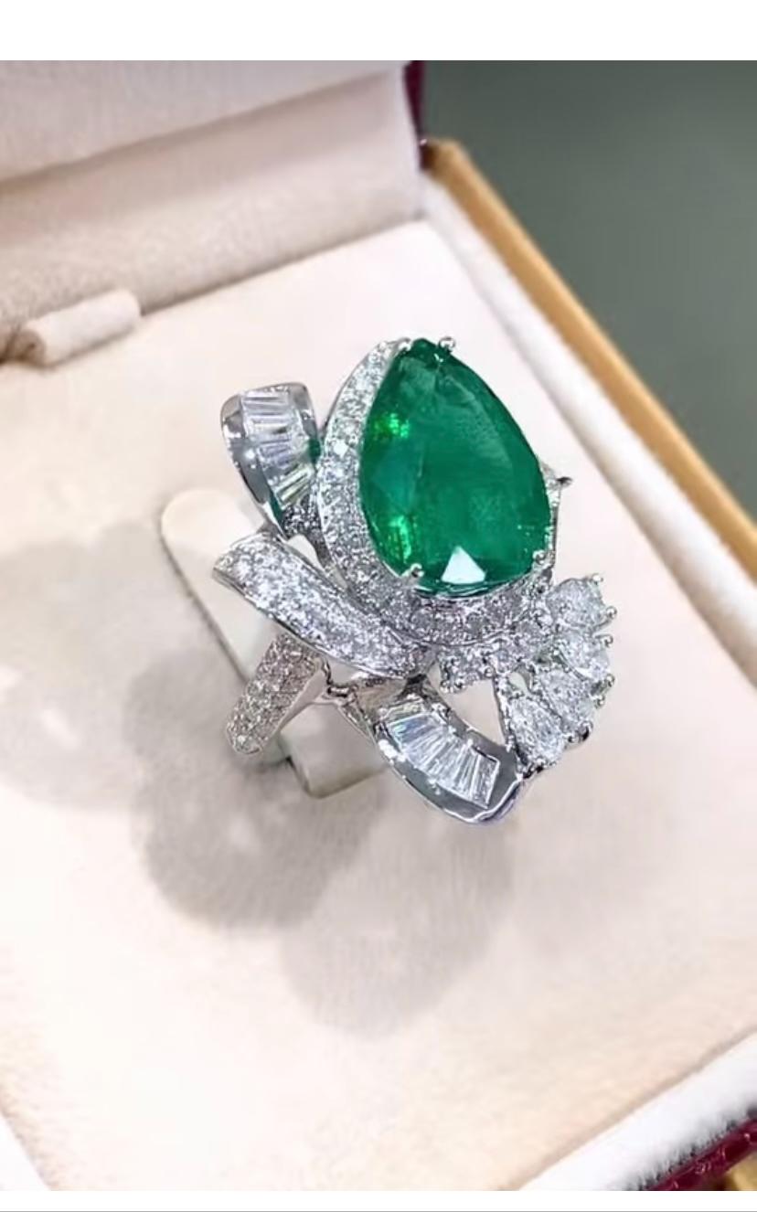 Pear Cut AIG Certified  8.00 Carat Zambian Emerald 2.10 Ct Diamonds 18K Gold Ring For Sale