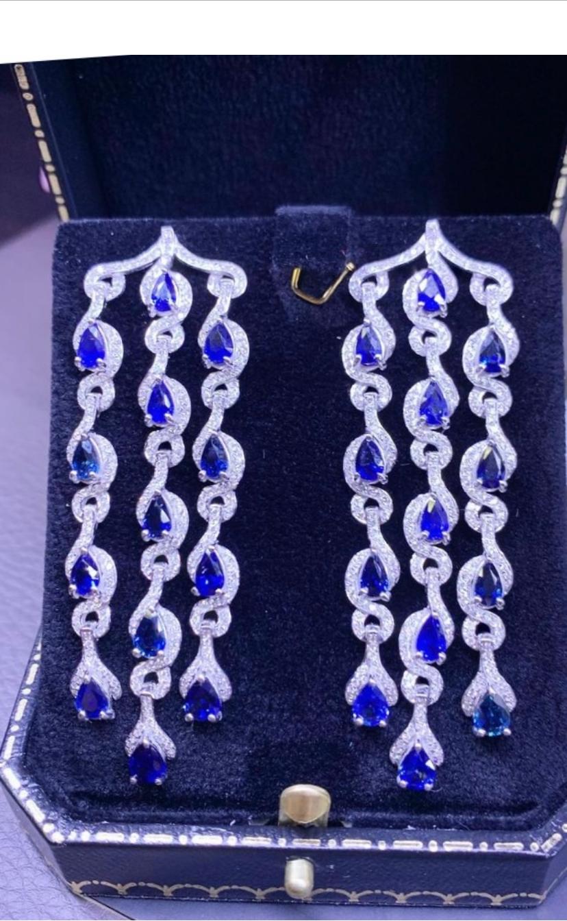 An exclusive pair of earrings in fabulous design, so elegant and refined, a very unique piece .
Designed with sophisticated details, and particular attention on details . Adds a touch of class and charme on your look.
Stunning earrings come in 18K