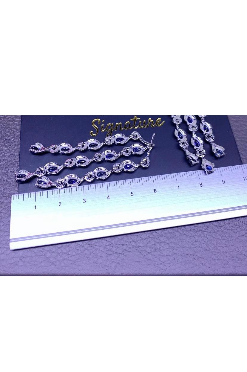 AIG Certified 8.00 Ct Ceylon Sapphires  2.20 Ct Diamonds 18k Gold Earrings In New Condition For Sale In Massafra, IT