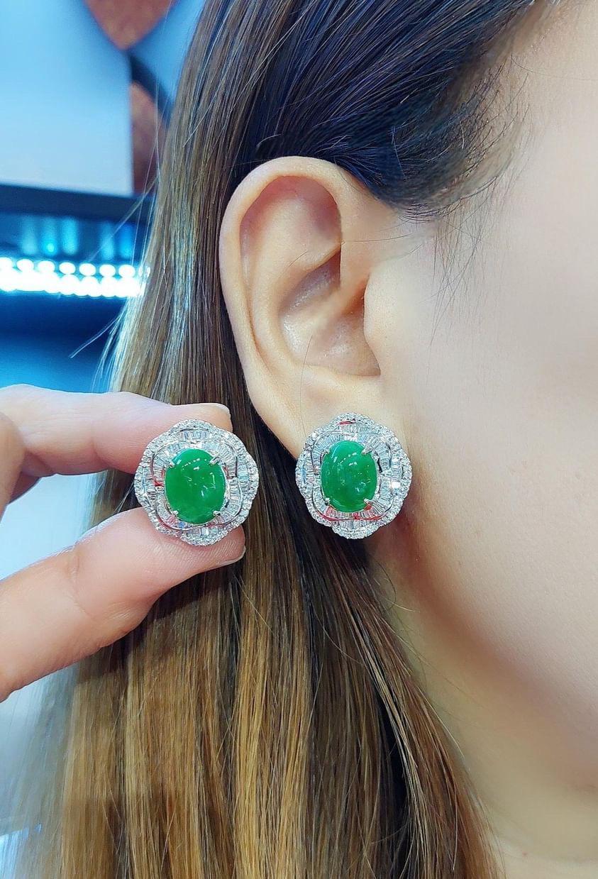 AIG Certified 8.00 Cts Natural Jade  2.40 Cts Diamonds 18kGold Earrings For Sale 3