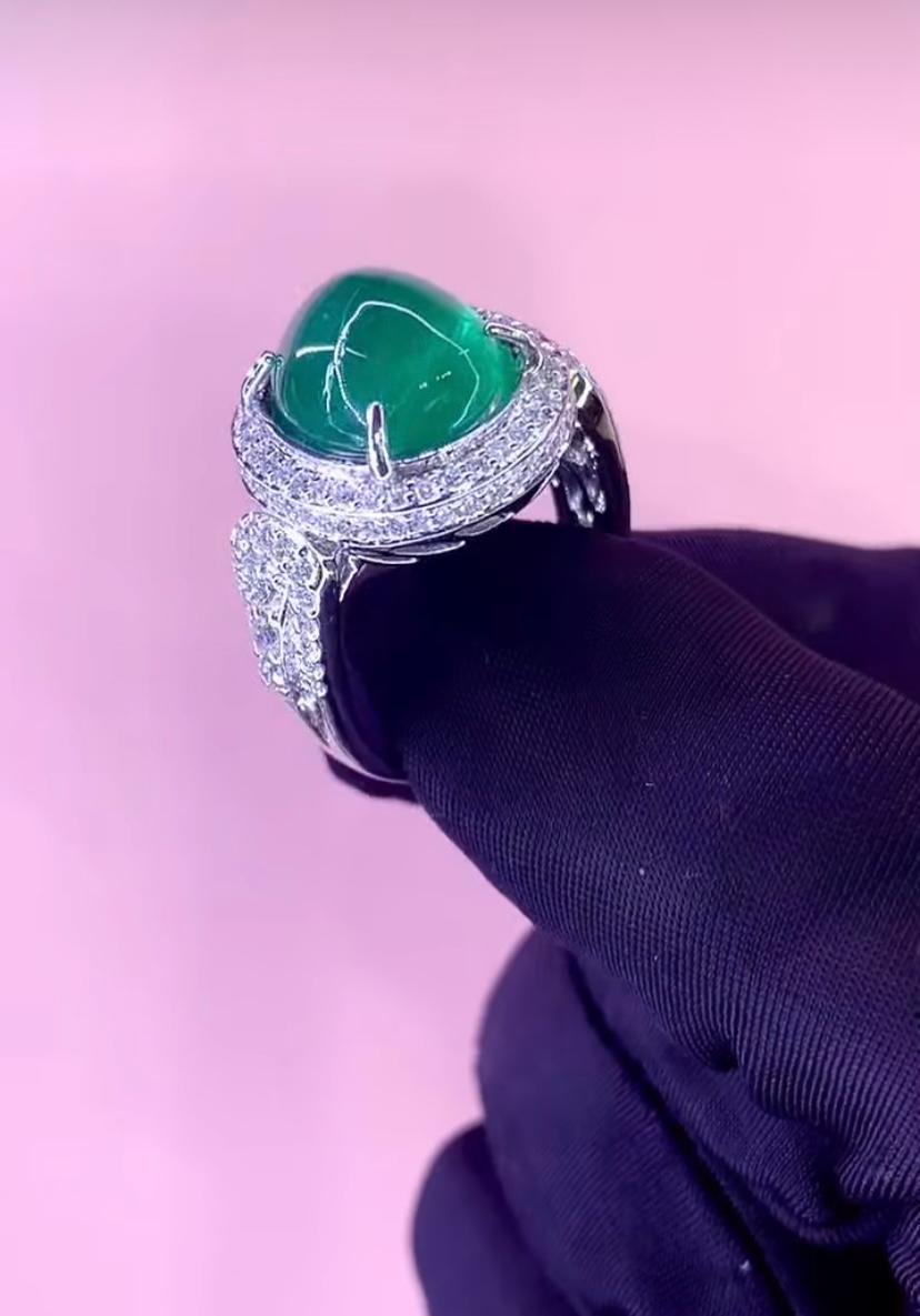 Women's or Men's AIG Certified 8.50 Carat Zambian Emerald Diamonds 18K Gold Ring For Sale