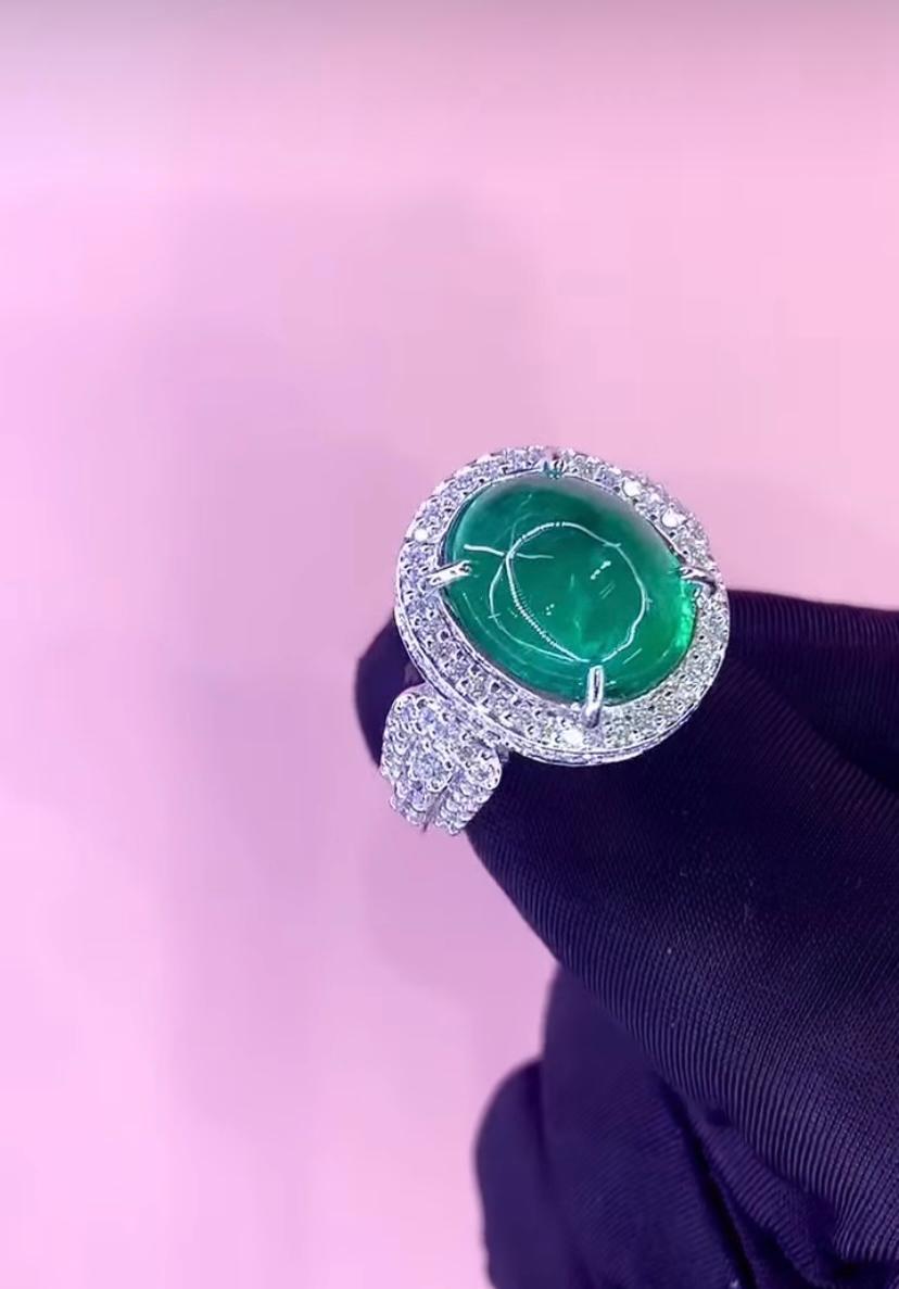 AIG Certified 8.50 Carat Zambian Emerald Diamonds 18K Gold Ring For Sale 2