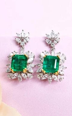 AIG Certified 8.60 Carat Zambian Emeralds 3.80 Ct Diamonds 18k Gold Earrings