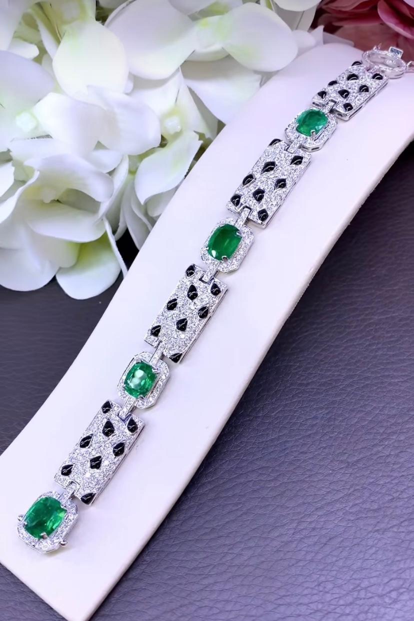 AIG Certified 8.60 Ct Zambian Emeralds  4.30 Ct Diamonds 18K Gold Bracelet In New Condition For Sale In Massafra, IT