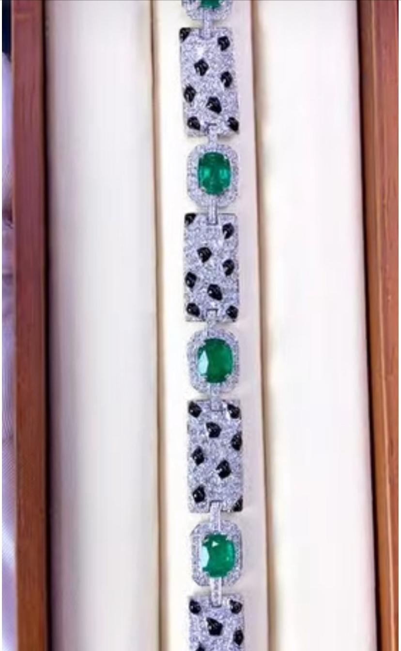 Women's AIG Certified 8.60 Ct Zambian Emeralds  4.30 Ct Diamonds 18K Gold Bracelet For Sale