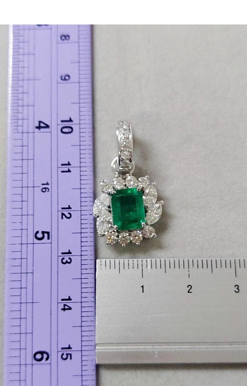 AIG Certified 8.60 Ct Zambian Emeralds 5.20 Ct Diamonds 18K Gold Set For Sale 7