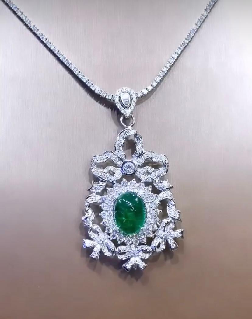AIG Certified 8.70 Carats Zambian Emeralds  3.00 Ct Diamonds 18K Gold Pendant  In New Condition For Sale In Massafra, IT