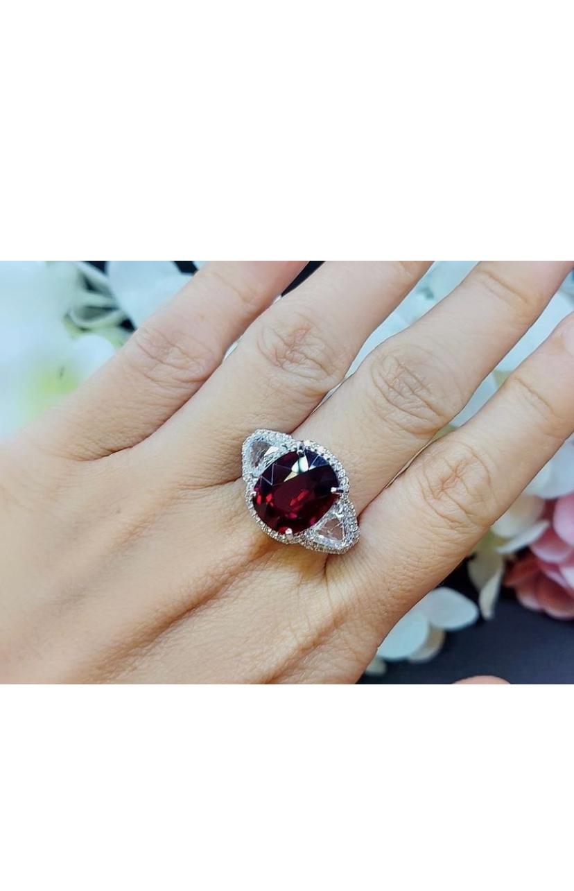 Tourmaline rubellite certifiée AIG 8,70 carats  Bague en or 18k de 2,90 cts de diamants en vente 1