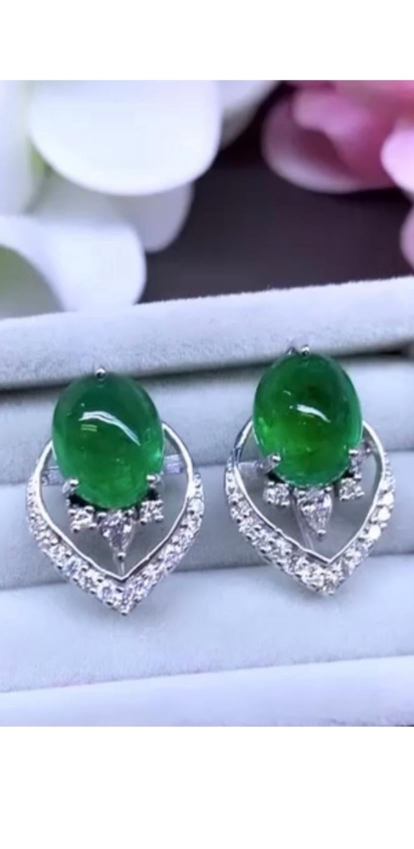 An exclusive earrings in contemporary style , so modern and glamour design, ideal outfit for all days, by Italian designer.
Earrings come in 18k gold with 2 pieces of natural Zambian Emeralds in perfect oval cabochon cut, fine quality, of 8,86