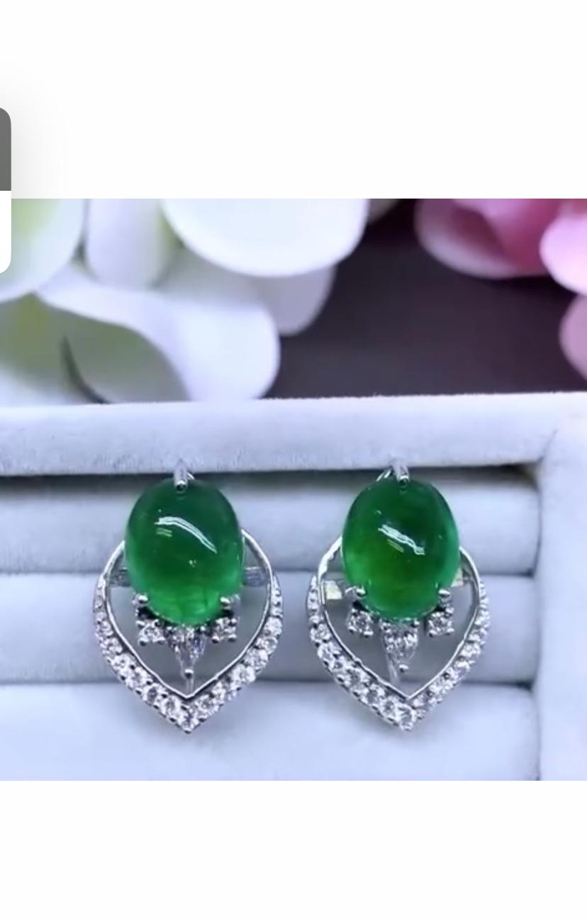 AIG Certified 8.86 Carats Zambian Emeralds Diamonds 18K Gold Earrings  In New Condition For Sale In Massafra, IT