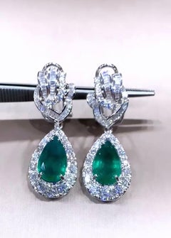 AIG Certified 8.90 Carats Zambian Emeralds  5.00 Ct Diamonds 18K Gold Earrings