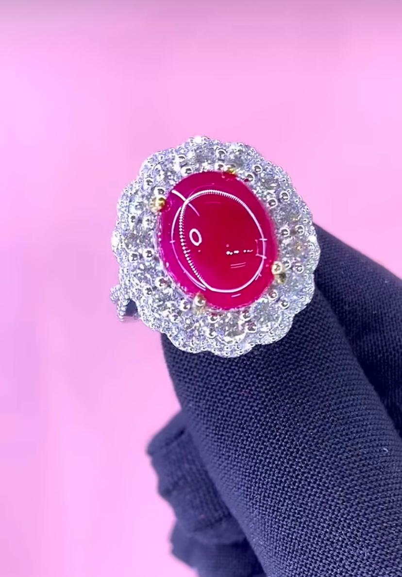 Donna Anello in oro 18 carati con rubino di Birmania certificato AIG da 8,90 carati e 1,90 carati di diamanti in vendita