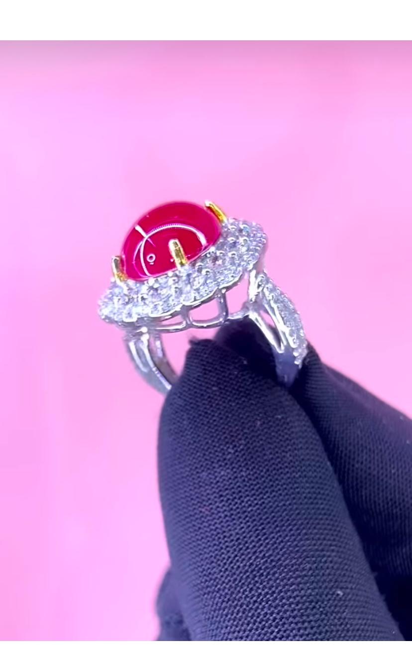 Anello in oro 18 carati con rubino di Birmania certificato AIG da 8,90 carati e 1,90 carati di diamanti in vendita 1