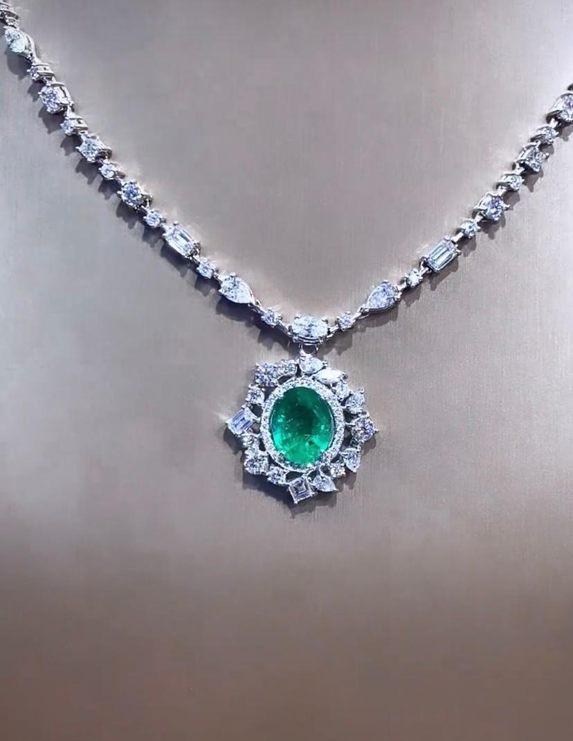 Arts and Crafts AIG Certified 8.90 Ct Diamonds  4.40 Ct Zambian Emerald 18K Gold Necklace  For Sale