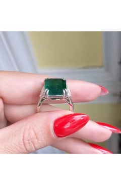 IGI Certified 9.00 Carat Zambian Emerald Diamonds 18K Gold Ring