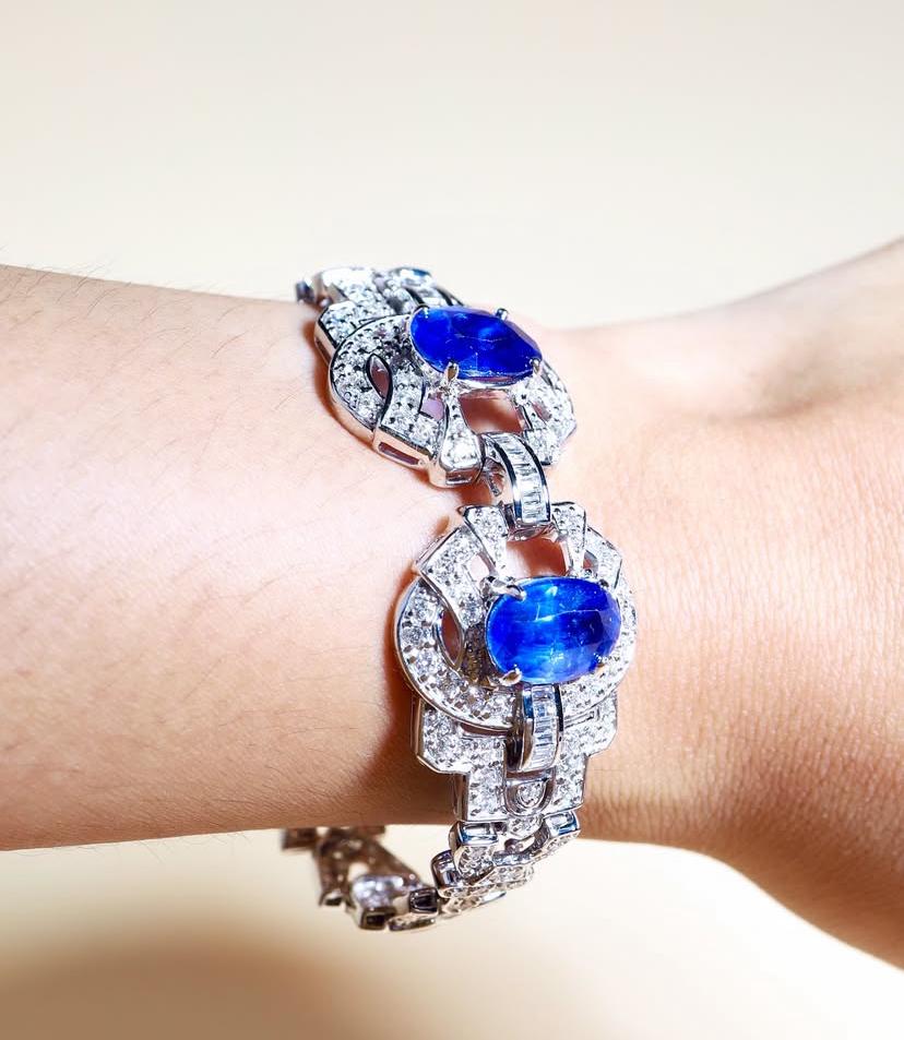 Oval Cut AIG Certified 9.00 Carats Ceylon Sapphires 5.00 Ct Diamonds 18K Gold Bracelet For Sale