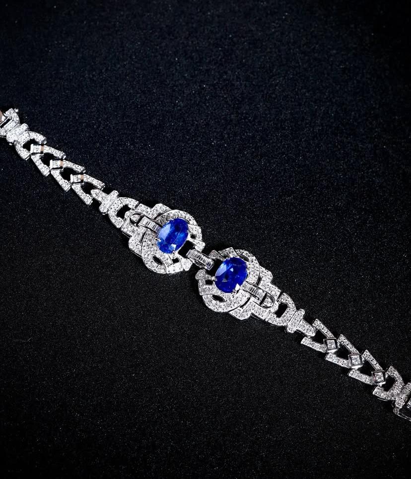 AIG Certified 9.00 Carats Ceylon Sapphires 5.00 Ct Diamonds 18K Gold Bracelet For Sale 1