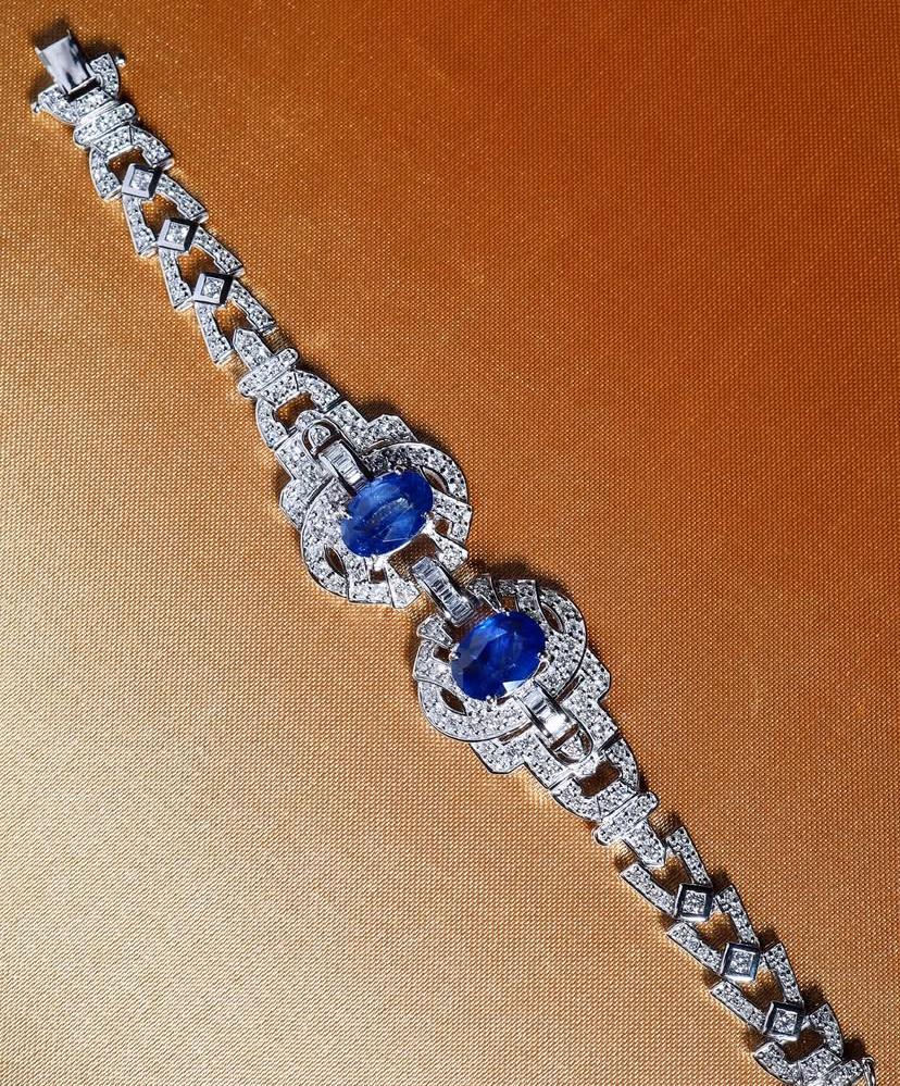 AIG Certified 9.00 Carats Ceylon Sapphires 5.00 Ct Diamonds 18K Gold Bracelet For Sale 3