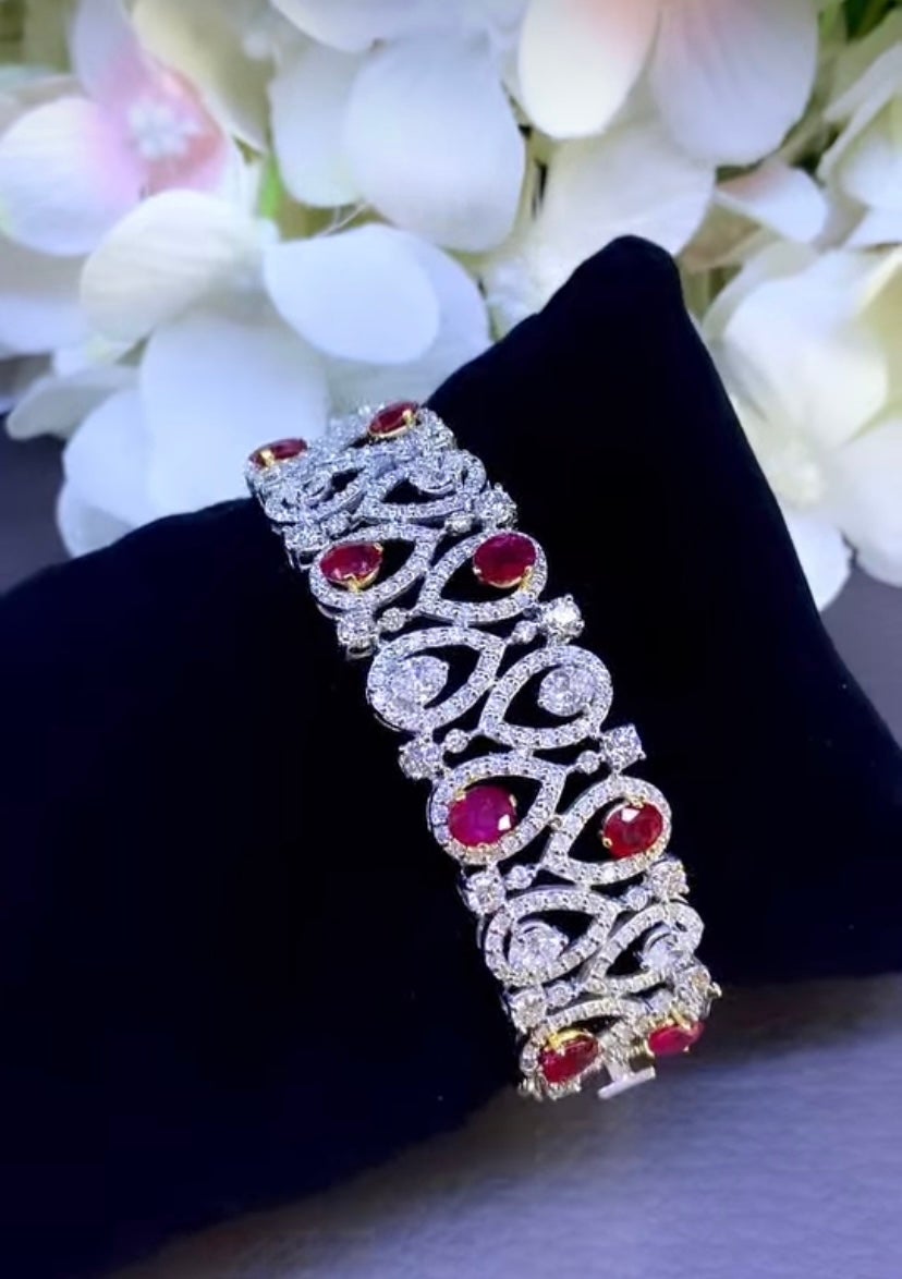 AIG Certified 9.00 Ct Diamonds 8.00 Ct Burma Rubies 18K Gold Bracelet