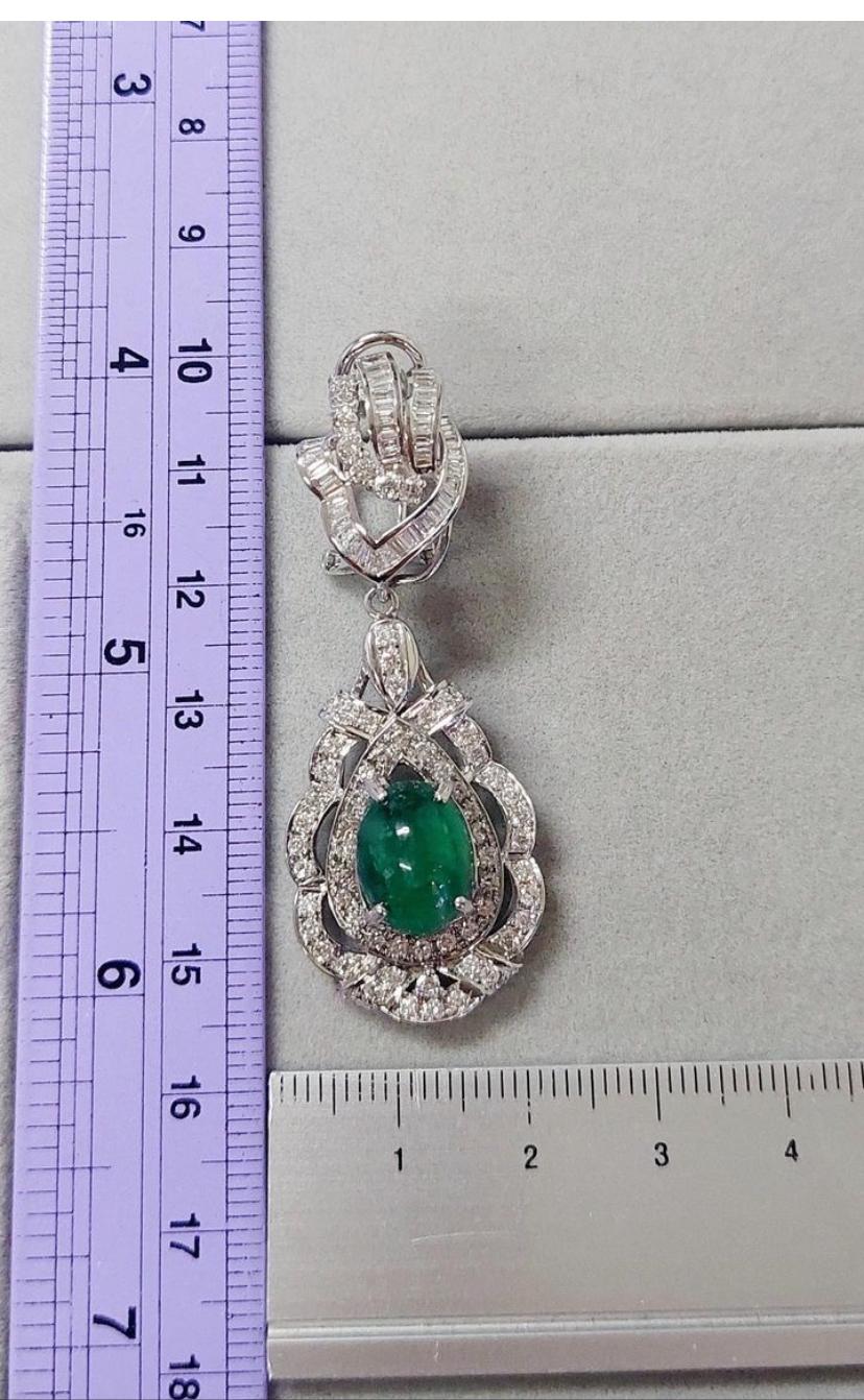 Taglio misto Orecchini in oro 18K con smeraldi dello Zambia certificati AIG da 9,00 carati e diamanti da 4,00 carati in vendita