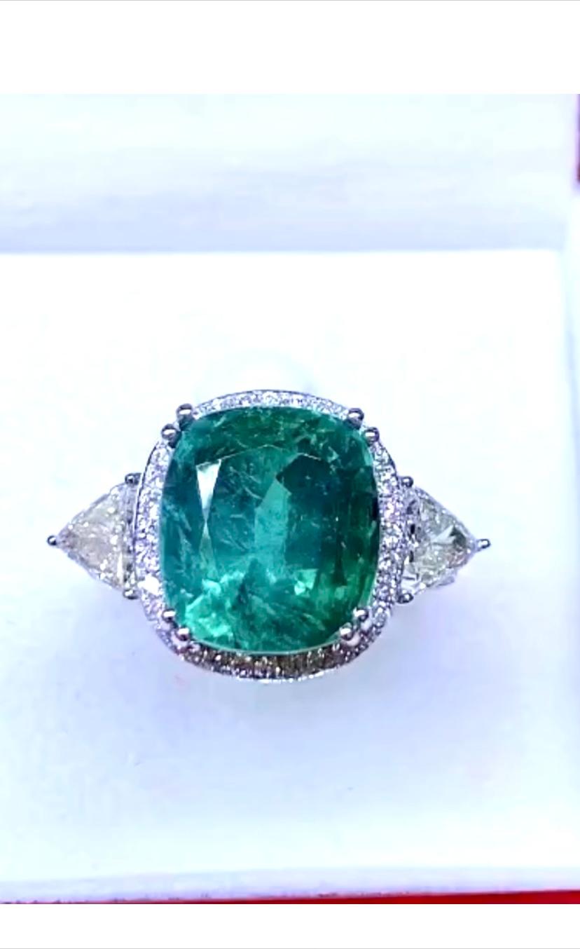 AIG Certified 9.24 Ct Zambian Emerald Diamonds 18K Gold Ring For Sale 7