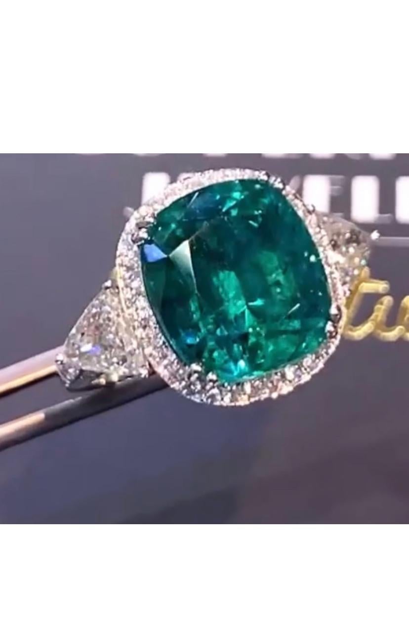 AIG Certified 9.24 Ct Zambian Emerald Diamonds 18K Gold Ring For Sale 4
