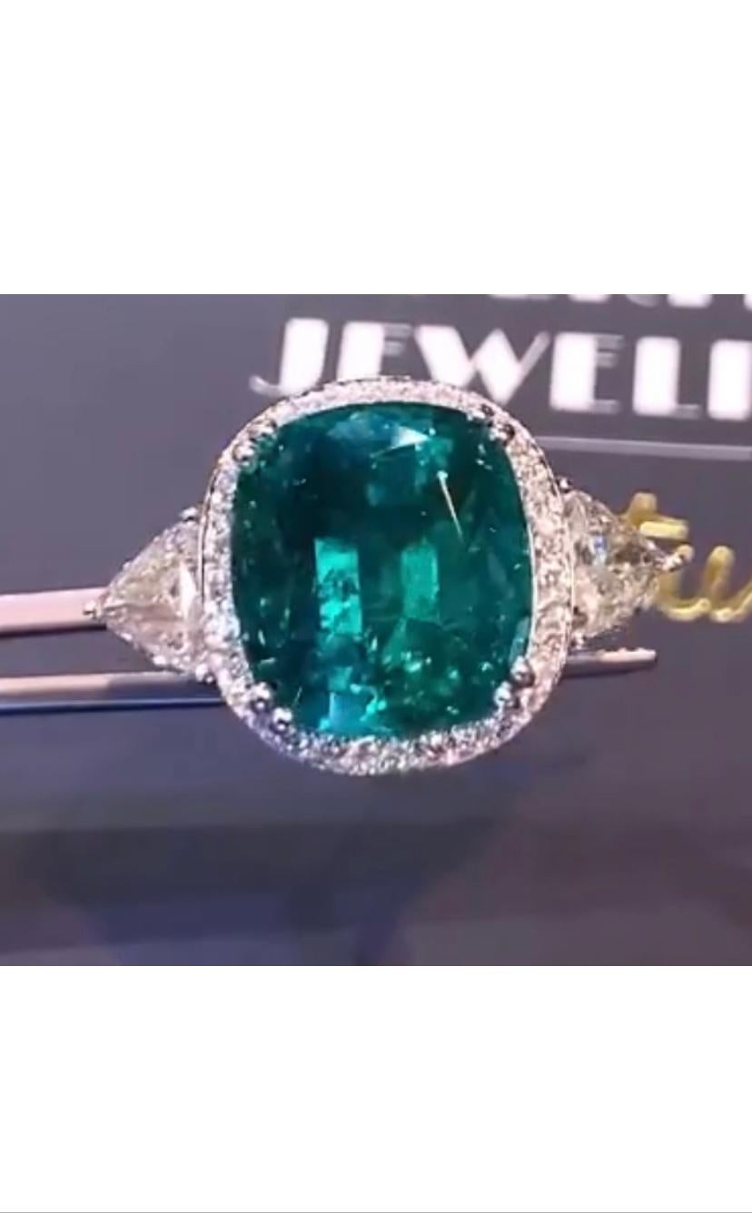 AIG Certified 9.24 Ct Zambian Emerald Diamonds 18K Gold Ring For Sale 5