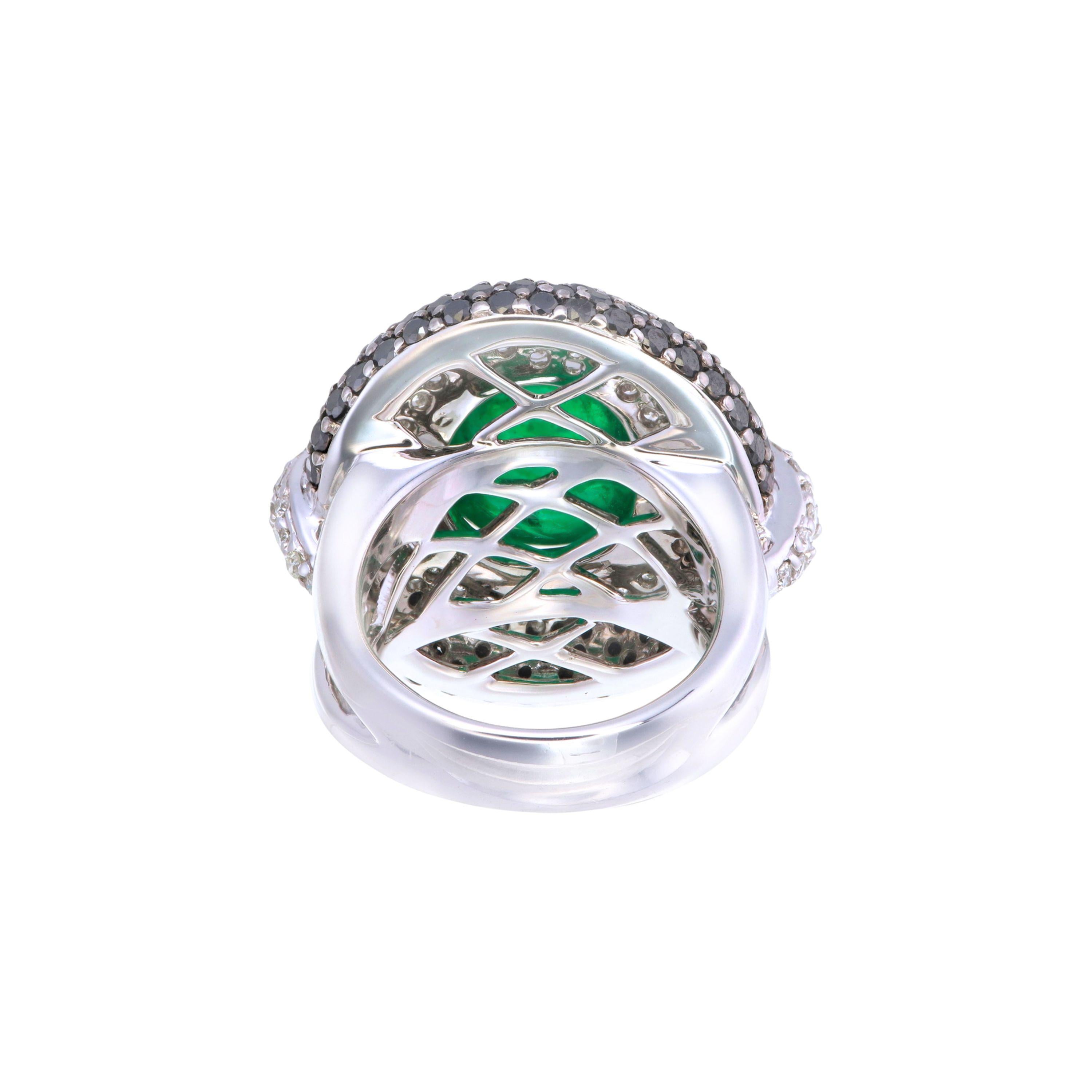 AIG Certified 9.34 Carat Zambian Emerald Cabochon & Black Diamond Ring In New Condition For Sale In Bangkok, Bangkok