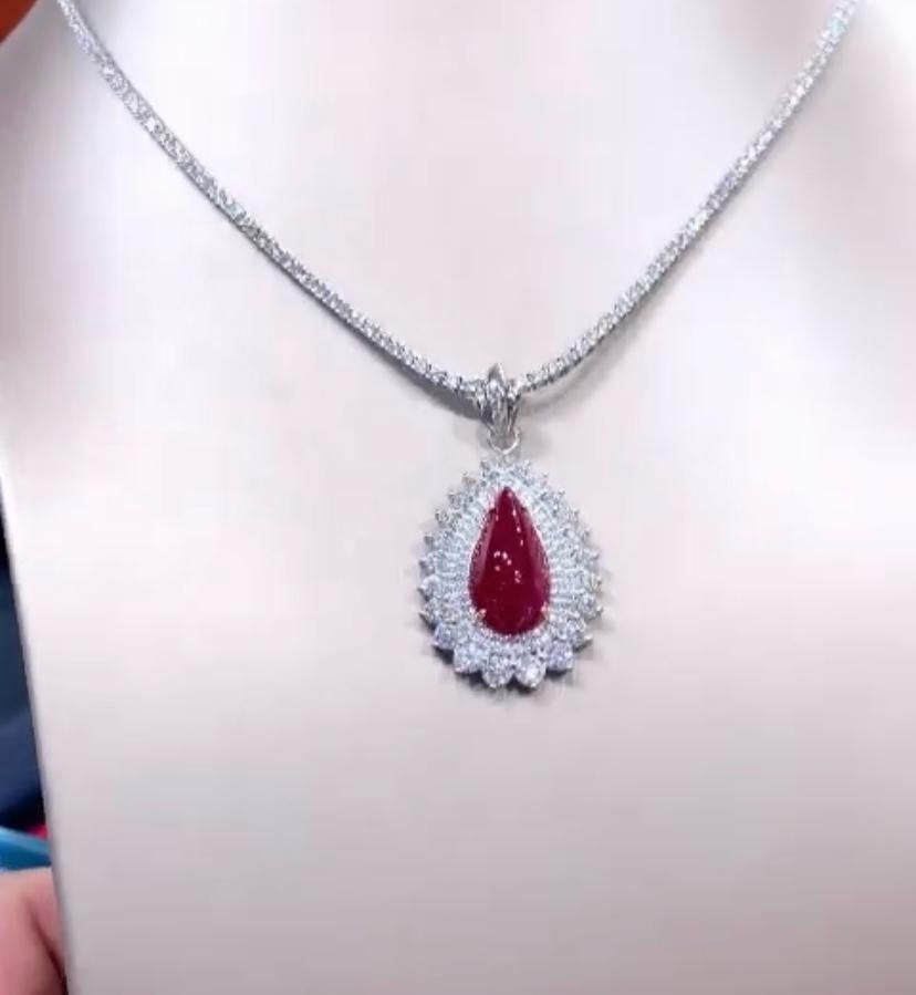 AIG Certified 9.50 Carat Burma Ruby  2.70 Ct Diamonds 18k Gold Pendant  In New Condition For Sale In Massafra, IT