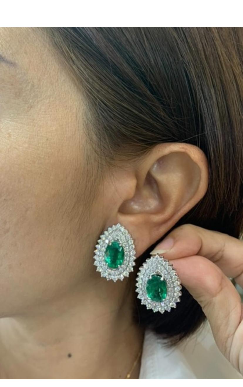 AIG Certified 9.50 Ct Zambian Emeralds 3.80 Ct Diamonds 18K Gold Earrings For Sale 3