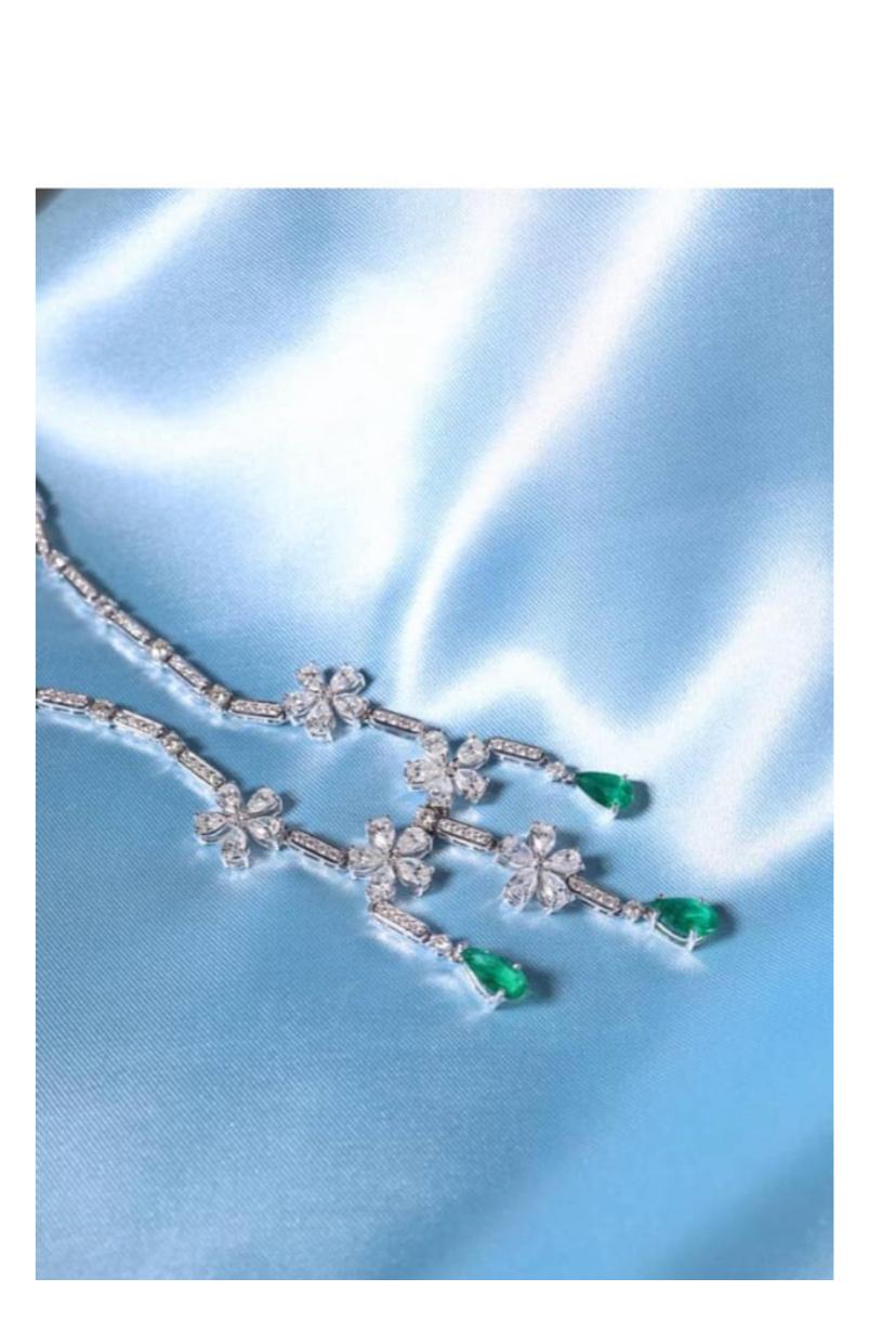 Collana in oro 18K con diamanti certificati AIG da 9,70 carati e smeraldi dello Zambia da 3,70 carati in vendita 3