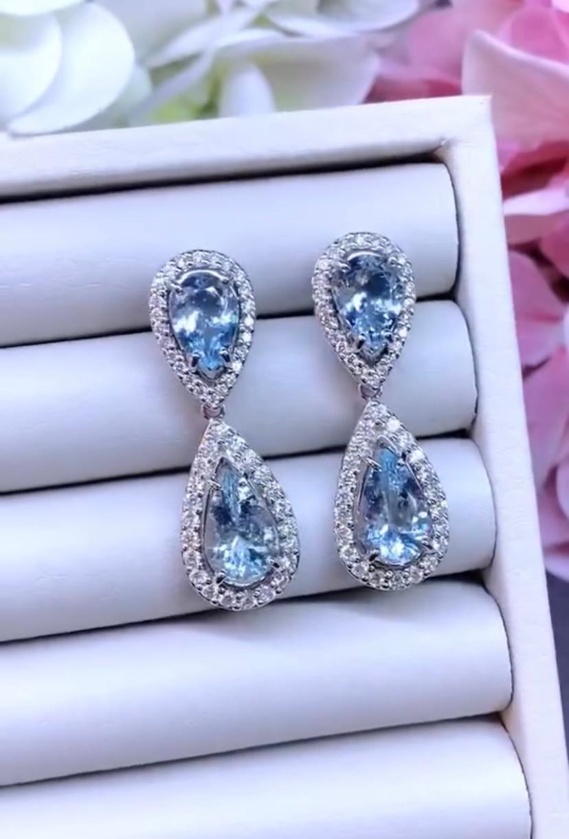 Eleva la tua eleganza con il nostro splendido paio di orecchini con acquamarina e diamanti.
L'acquamarina è una pietra preziosa nota per le sue tonalità rilassanti, che ricordano le acque limpide dell'oceano. Si ritiene che portino pace,